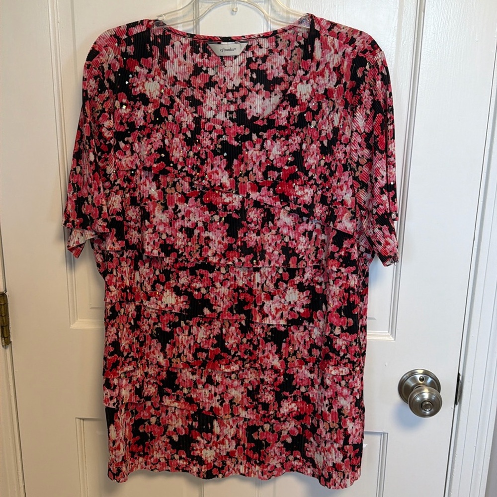 1x women’s short sleeve top